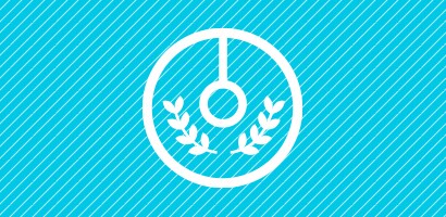 Ikona 3M Littmann Learning Institute v bielej farbe na azúrovom pozadí.
