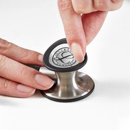 Prsty skladajúce nastaviteľnú membránu zo zvona fonendoskopu 3M Littmann Classic III.